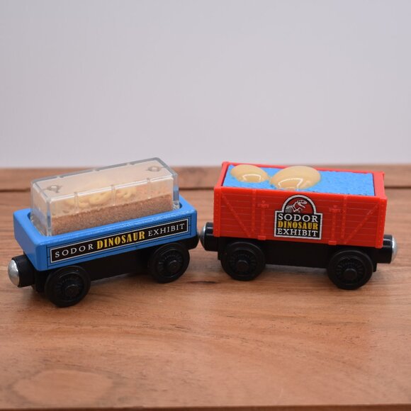 Sodor Dinosaur Exhibit Dino Fossil Discovery Car Thomas & Friends Wooden Trains - Picture 1 of 8